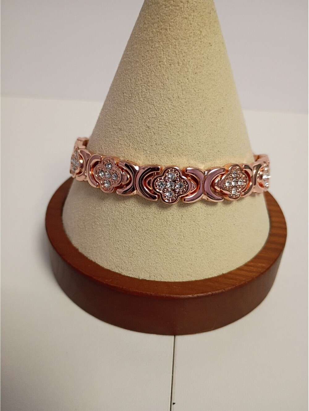 Beautiful Vintage Rose Gold Tone Bracelet with Crystal Links